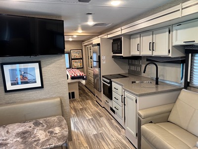 2023 THOR MOTOR COACH RESONATE photo 6