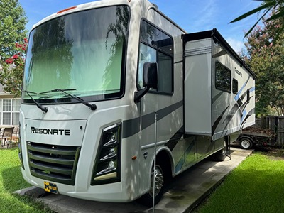 2023 THOR MOTOR COACH RESONATE photo 2