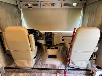 2023 THOR MOTOR COACH RESONATE photo 7
