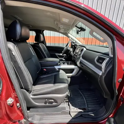 2017 Nissan Titan XD photo 39
