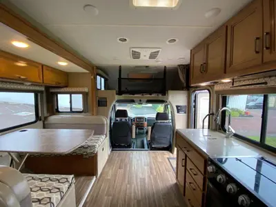 2019 Thor Motor Coach Quantum Sprinter photo 31