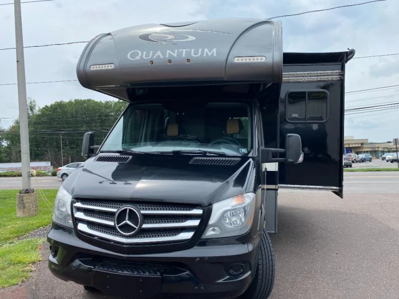2019 Thor Motor Coach Quantum Sprinter exterior