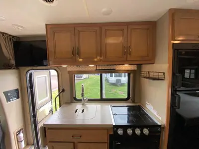 2019 Thor Motor Coach Quantum Sprinter photo 16