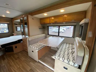 2019 Thor Motor Coach Quantum Sprinter photo 13