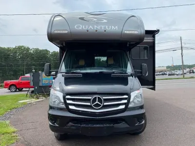 2019 Thor Motor Coach Quantum Sprinter photo 3
