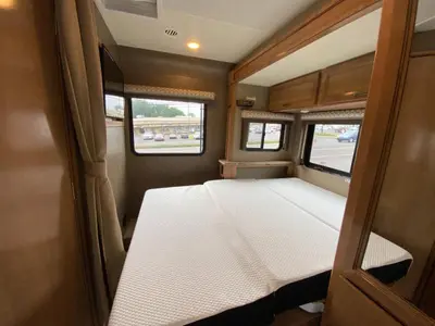 2019 Thor Motor Coach Quantum Sprinter photo 24