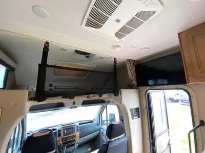 2019 Thor Motor Coach Quantum Sprinter photo 32