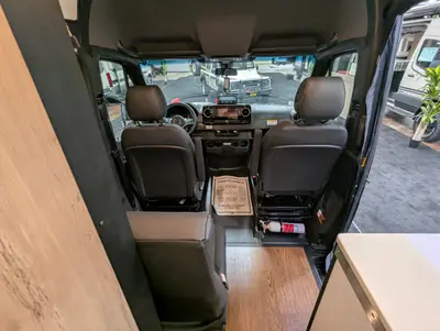 2027 Storyteller Overland Darkmode photo 36