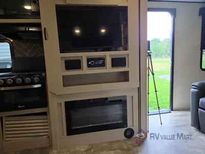 2022 Coachmen RV Apex Ultra-Lite photo 23
