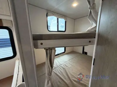 2027 Forest River RV No Boundaries photo 32