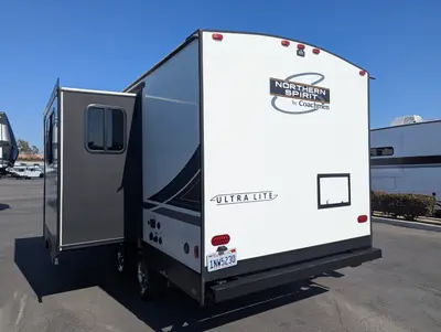 2022 Coachmen Northern Spirit Ultra Lite 1943RB photo 5