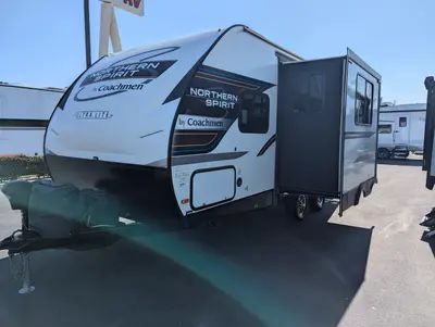 2022 Coachmen Northern Spirit Ultra Lite 1943RB photo 4