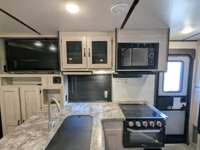 2022 Coachmen Northern Spirit Ultra Lite 1943RB photo 13
