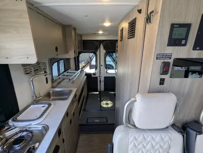 2023 Winnebago Solis photo 26