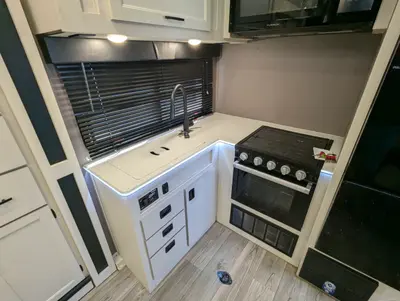 2025 Genesis Supreme RV Vortex photo 32