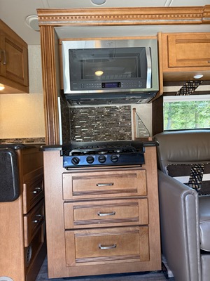 2017 WINNEBAGO ASPECT photo 2