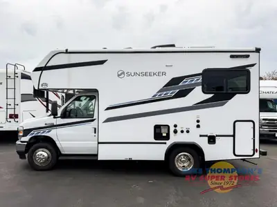 2026 Forest River RV Sunseeker LE photo 4