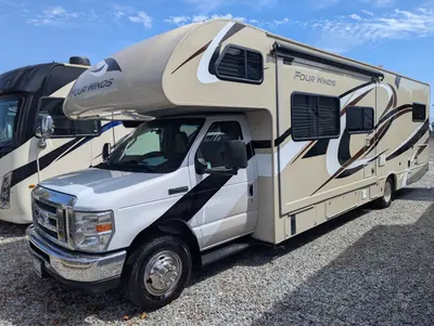 2020 Thor Motor Coach Four Winds photo 3