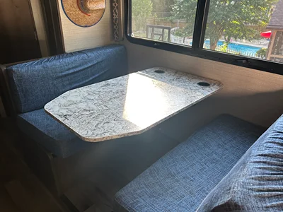 2019 JAYCO REDHAWK photo 5