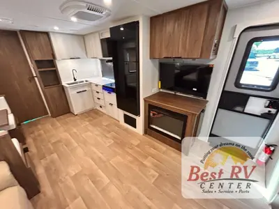 2027 Winnebago Access photo 18