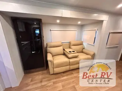 2027 Winnebago Access photo 11