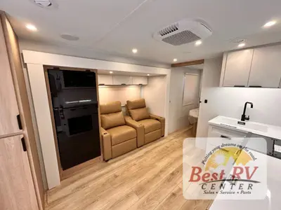 2027 Winnebago Thrive photo 9