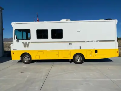 2015 WINNEBAGO BRAVE photo 2