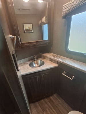 2019 THOR MOTOR COACH PALAZZO photo 11