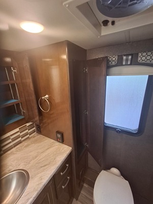 2019 THOR MOTOR COACH PALAZZO photo 20