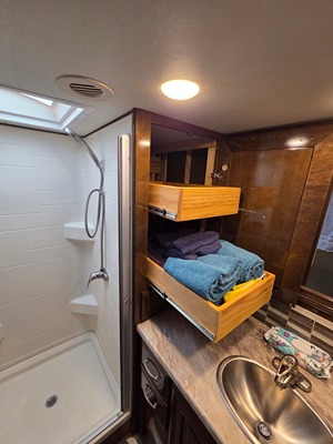 2019 THOR MOTOR COACH PALAZZO photo 40
