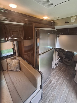 2019 THOR MOTOR COACH PALAZZO photo 24