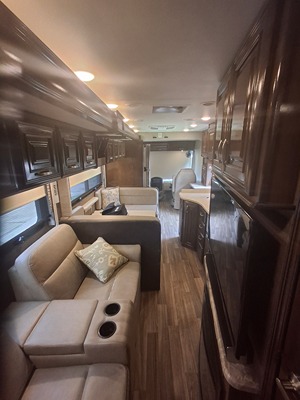 2019 THOR MOTOR COACH PALAZZO photo 22