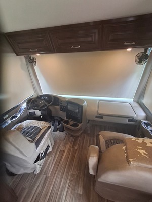 2019 THOR MOTOR COACH PALAZZO photo 4
