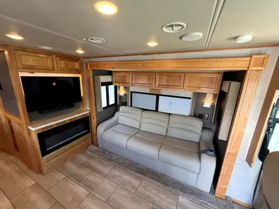 2022 Tiffin Motorhomes Open Road Allegro photo 11