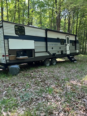 Used 2022 Prime Time Avenger 27DBS
