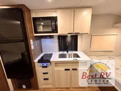 2027 Winnebago Access photo 13