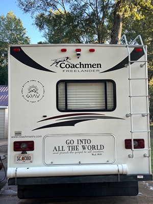 2011 COACHMEN FREELANDER photo 3