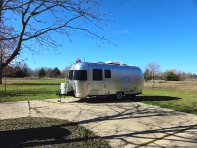2016 AIRSTREAM BAMBI photo 3
