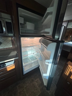 2013 THOR MOTOR COACH PALAZZO photo 12