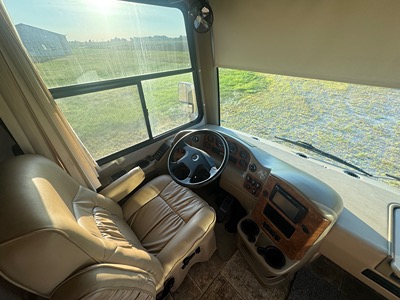 2013 THOR MOTOR COACH PALAZZO photo 4