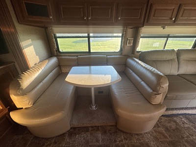 2013 THOR MOTOR COACH PALAZZO photo 10