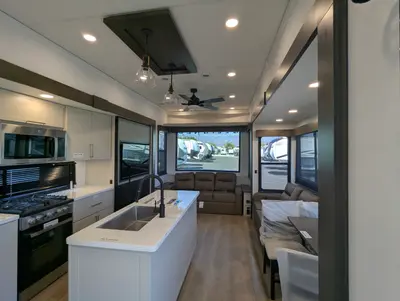 2027 Alliance RV Benchmark photo 19