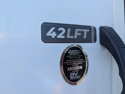 2027 Alliance RV Benchmark photo 8