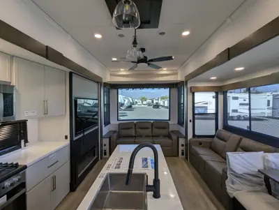 2027 Alliance RV Benchmark photo 21