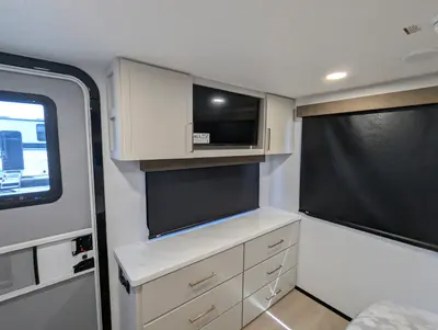 2027 Alliance RV Benchmark photo 12