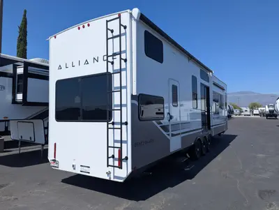 2027 Alliance RV Benchmark photo 7