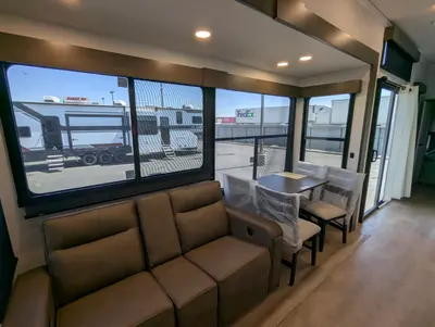 2027 Alliance RV Benchmark photo 29