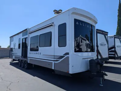 New 2027 Alliance RV Benchmark 42LFT