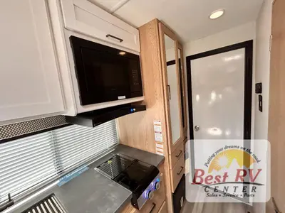 2027 Thor Motor Coach Outlaw photo 36