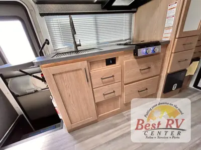 2027 Thor Motor Coach Outlaw photo 33